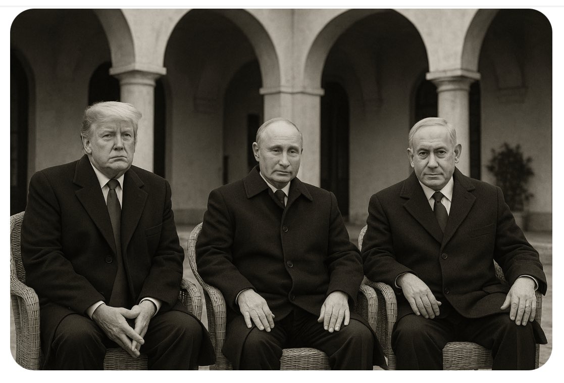Kamel75's tweet image. Ces trois là ont assassiné le Droit international… 
Ils ne sont que prédation, massacres et crimes contre l’humanité. 
Ça méritait une photo façon Yalta 1945 

#TrumpEpsteinPedoCoverUp
#PutinWarCriminal
#NetanyahuWarCriminal