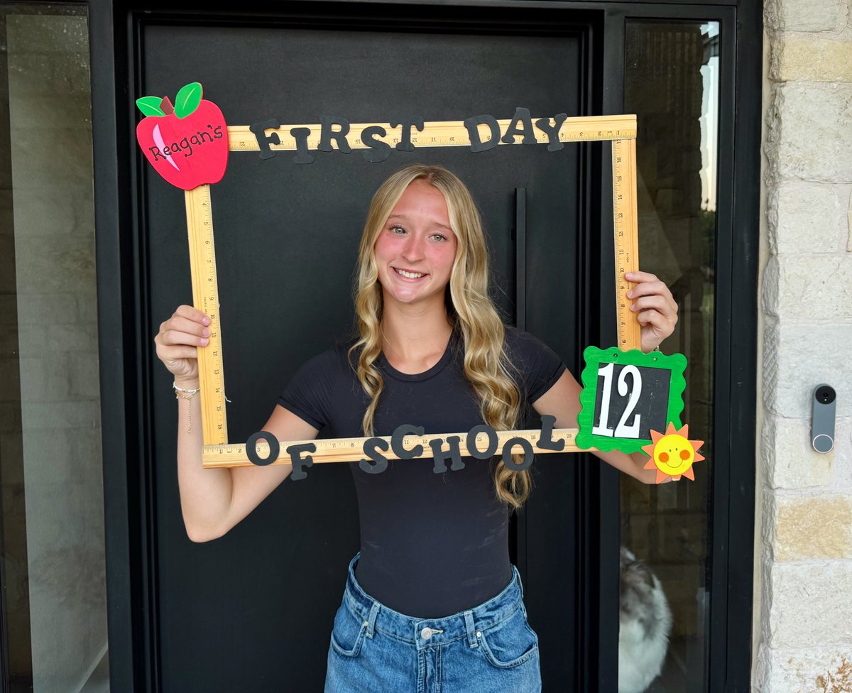 hrobbinsPHE's tweet photo. Happy 1st day of school! Today is my 26th first day and Tom's 21st.  @15ReaganRobbins is a SENIOR!!! @FrithCarter6974 is a JUNIOR at CPHS and Reece started 6th at CPMS.  Everyone is happy and excited to get back on a schedule! 😉 It is going to be a great school year! #get2PHE https://t.co/bawR2e7IFl