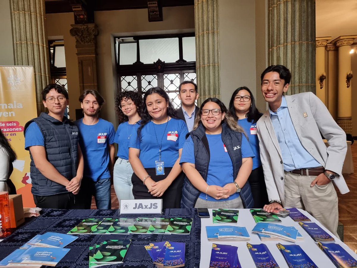 UNESCOgt's tweet photo. 🏛 La #UNESCO acompañó este espacio en el que cada participante compartió su compromiso en áreas clave como educación, acción climática, igualdad de género, salud, justicia y comunidades sostenibles.

📸@UNFPAGuatemala

#DíaDeLaJuventud #JuventudChispuda #JóvenesSomosPaz #ODS https://t.co/lNOVcdH064