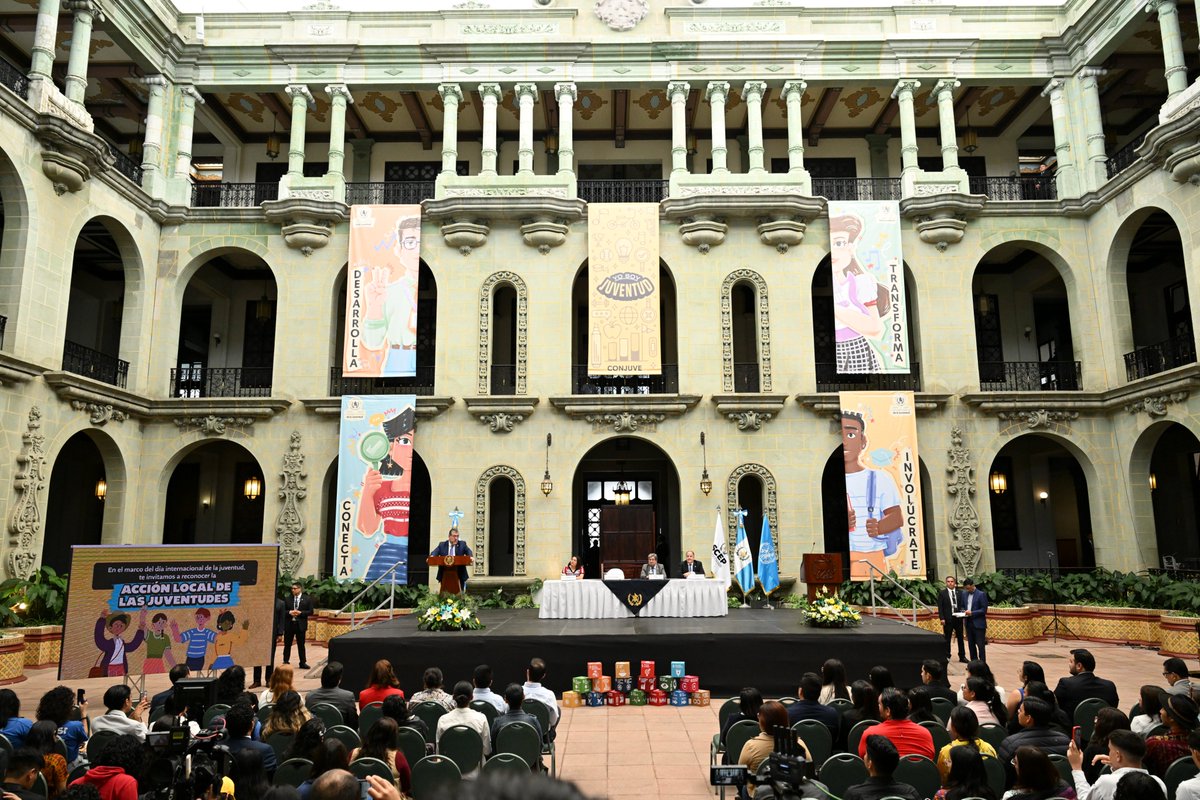 UNESCOgt's tweet photo. ✅ Durante el encuentro se resaltó la importancia del liderazgo, talento e ideas de la juventud 🇬🇹, como agentes de cambio para la construcción de un futuro mejor para todos y todas.

📣 ¡Todas y todos podemos impulsar el cumplimiento de los Objetivos de Desarrollo Sostenible! 🇺🇳 https://t.co/fdpMaDuSAb