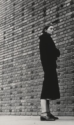 "Había aprendido que lo malo no era la espera, sino las cosas que imaginas mientras esperas".
Arturo Pérez-Reverte
📷Dorothea Lange