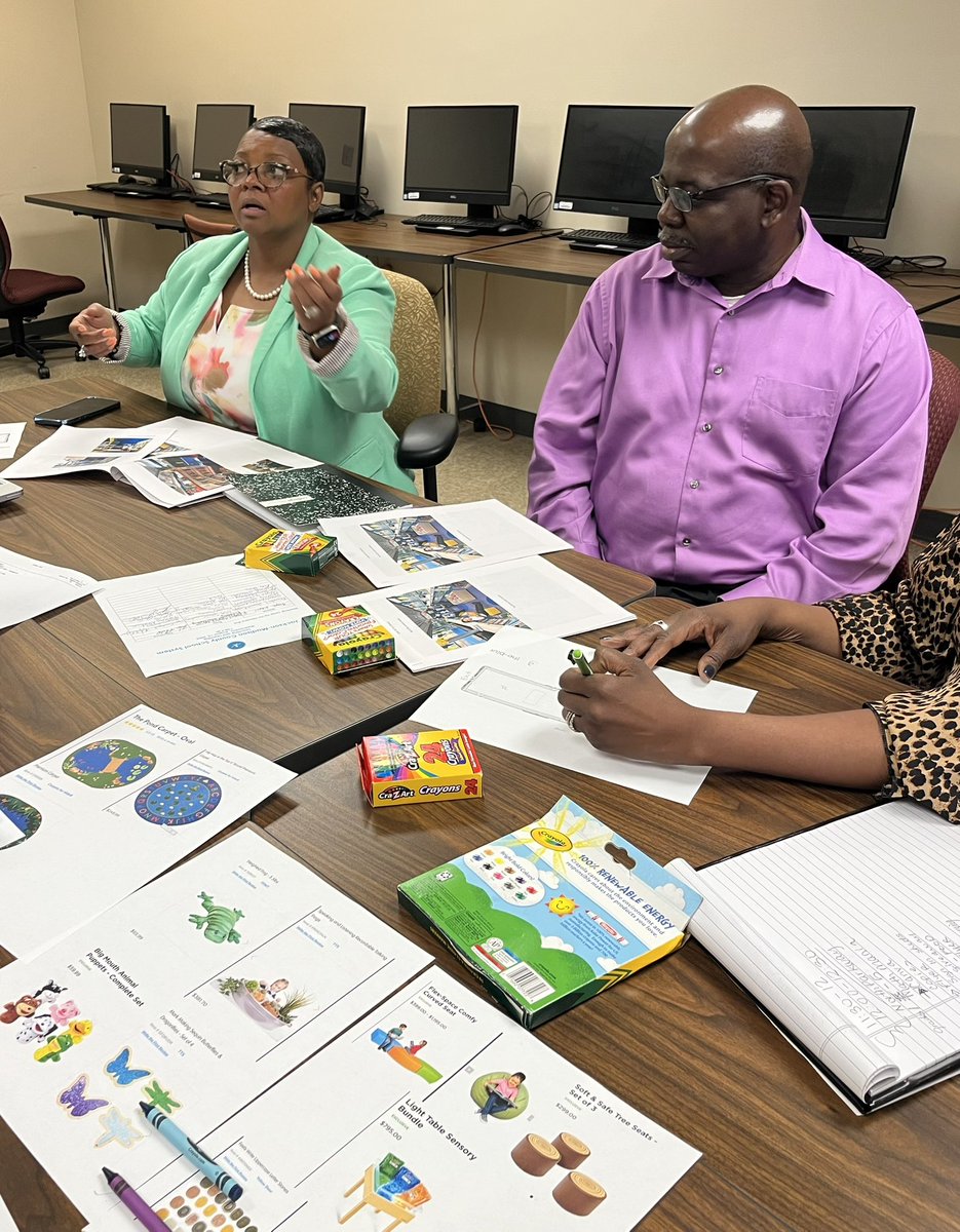 EyeonAcademics's tweet photo. Leap Up For Literacy Bus Team is on a roll to plan for the design and image of this exciting initiative! @suptking @JMCSchools https://t.co/d3I2XXQ6hd