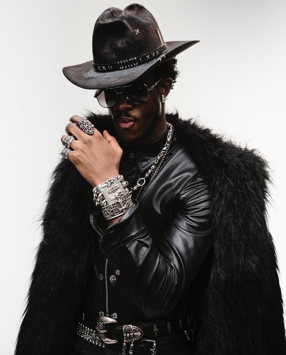 StreetFashion01's tweet photo. WISDM just did a shoot in his entire Chrome Hearts Collection😭 https://t.co/S442073Oq3