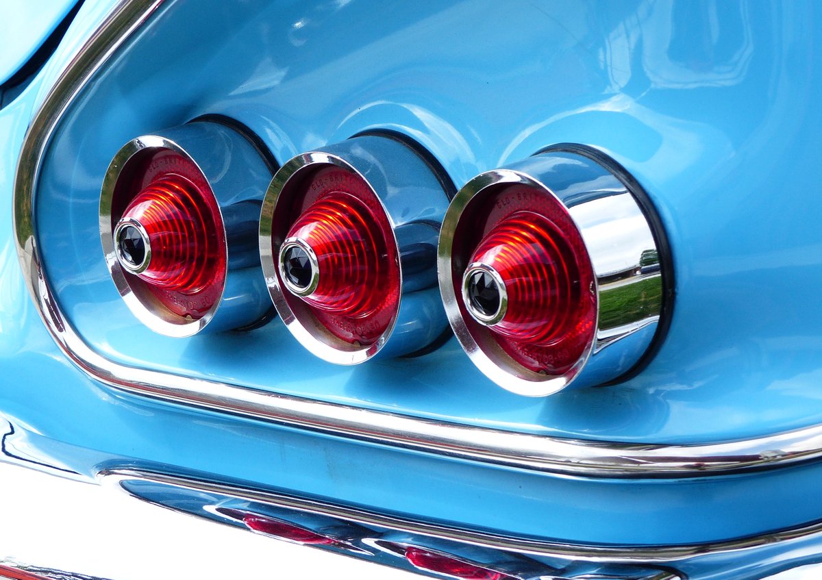 #AlphabetChallenge #WeekGforGlass 
Chevy Impala tail lights