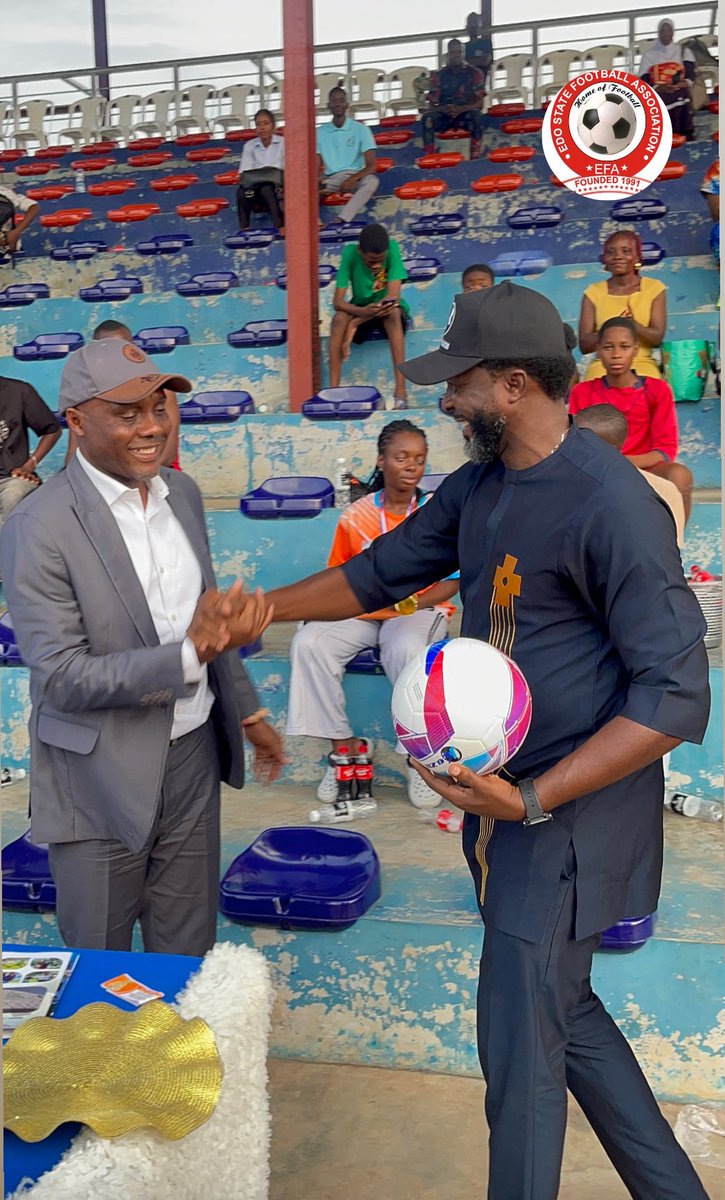 edostate_fa's tweet photo. Edo State Football Association Congratulates Prof. Darlington E. Obaseki

The Edo State Football Association heartily congratulates Prof. Darlington E. Obaseki, outgoing Chief Medical Director of the University of Benin Teaching Hospital… https://t.co/Ty9EMTH2bR