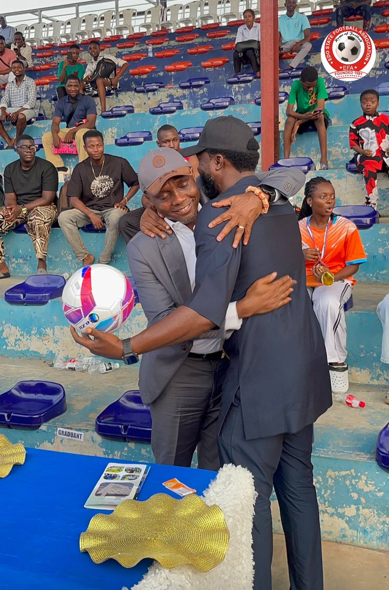 edostate_fa's tweet photo. Edo State Football Association Congratulates Prof. Darlington E. Obaseki

The Edo State Football Association heartily congratulates Prof. Darlington E. Obaseki, outgoing Chief Medical Director of the University of Benin Teaching Hospital… https://t.co/Ty9EMTH2bR
