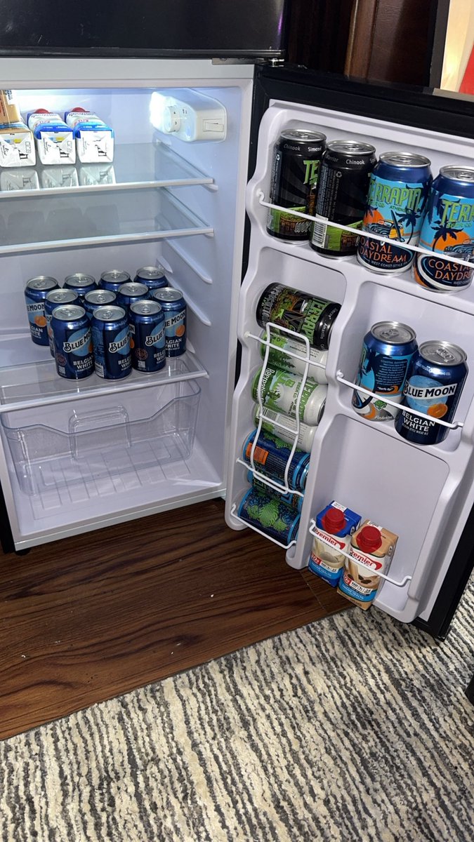 allergicnutboy's tweet photo. Fridge is Restocked https://t.co/IwKHKzPA0t