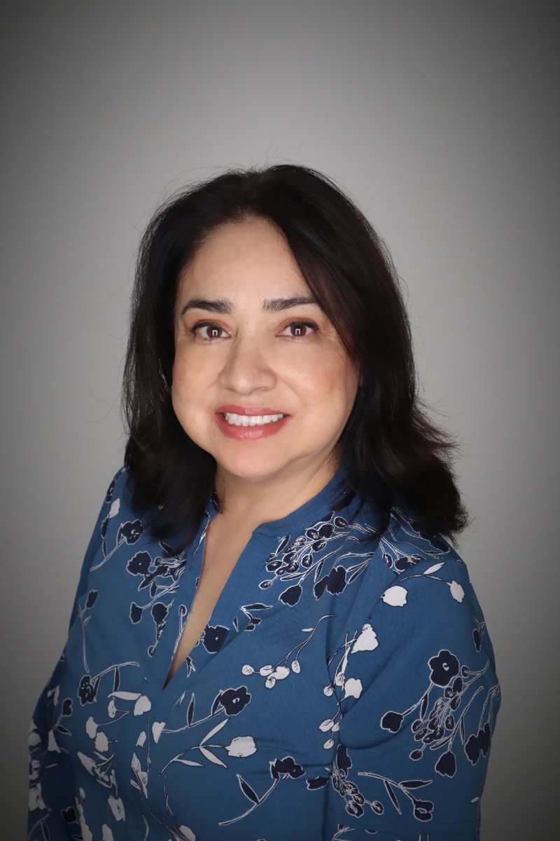 La Oficina de Integración Bilingüe le da la más cordial bienvenida a la Sra. Adriana Nelson, Gerente de Programa del Centro de Estudios Bilingües.

Sabemos que su experiencia y conocimientos serán de inmenso valor para todos. ¡Bienvenida, Sra. Nelson! 🎉