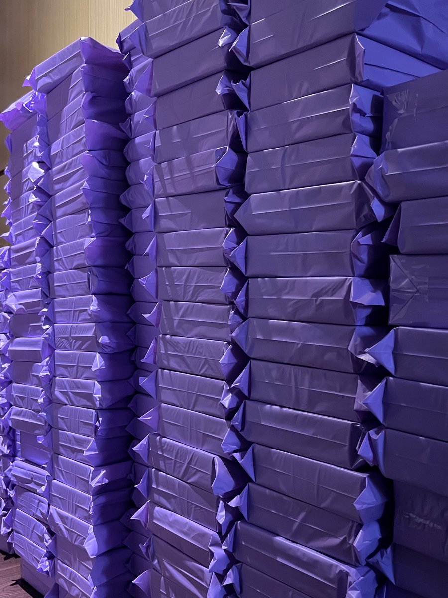 Despite the unexpected troubles I finished packing!!
Everything is packed and delivered by me with love!!!