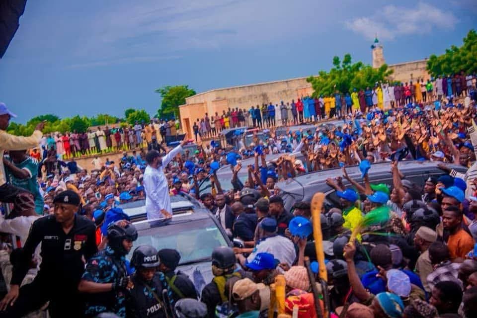 dailynews24_NG's tweet photo. The All Progressives Congress (APC) has held a campaign rally ahead of the by-election for the Kano State House of Assembly seat representing Bagwai and Shanono constituencies, scheduled for Saturday, August 16, 2025.

The rally was attended by Deputy Senate President Barau Jibrin, Kano APC Chairman Abdullahi Abbas, and Bichi Federal Constituency lawmaker Abubakar Kabir Bichi.