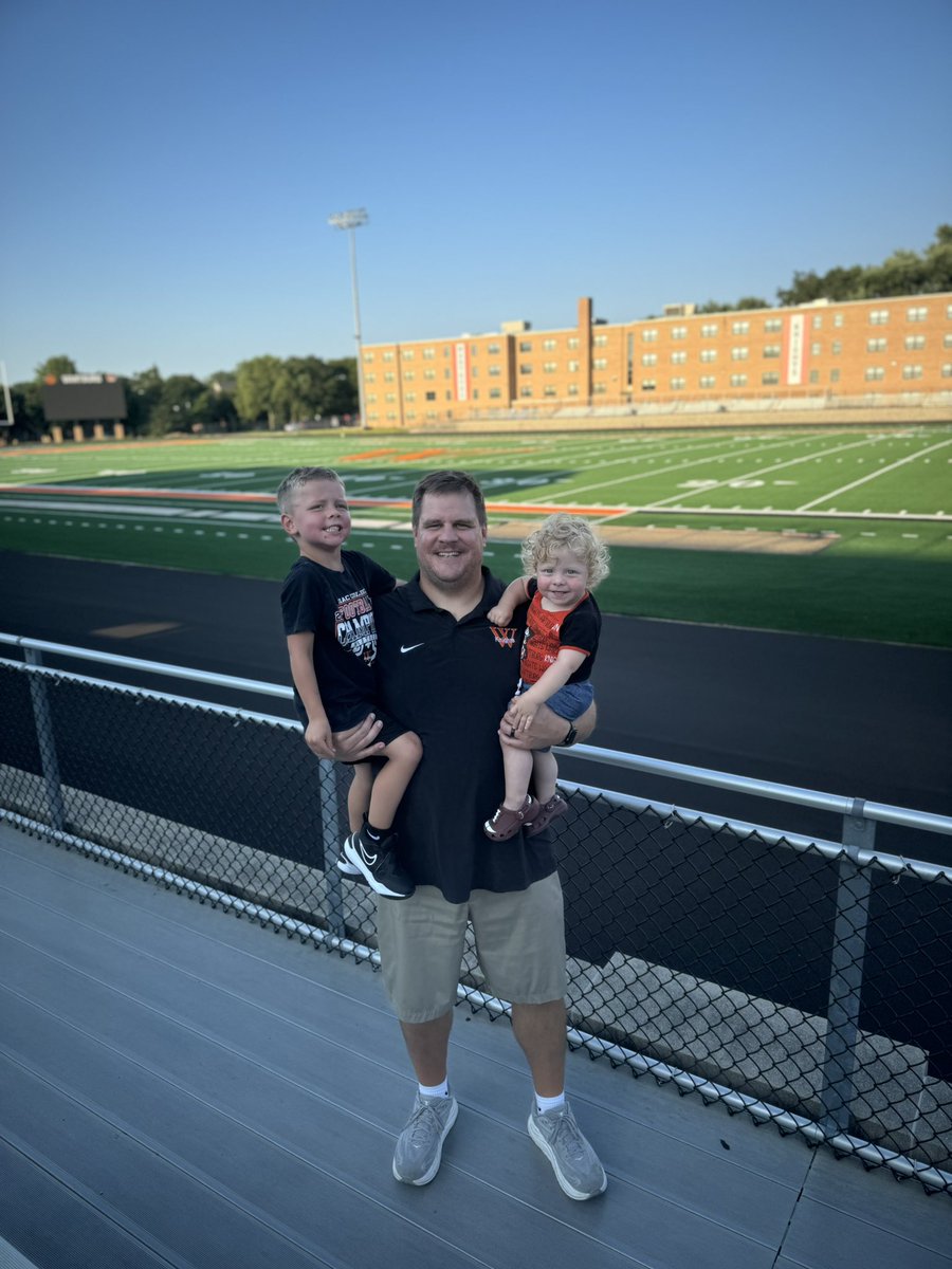 Luke_Summers1's tweet photo. Let’s go, year 17 and 4 as a Knight! #ReadyForSomeFootball https://t.co/UeGT9r6F9R
