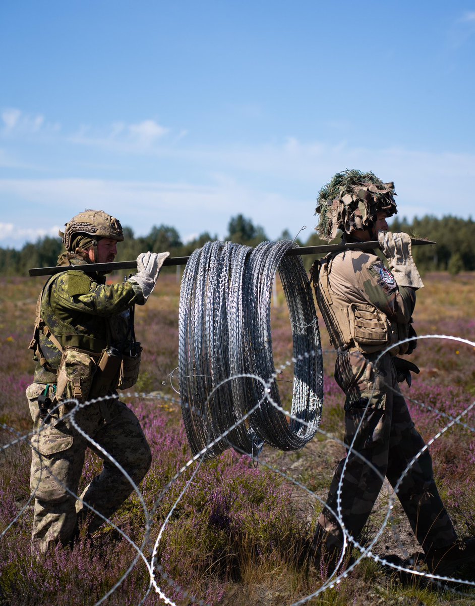 EtatMajorFR's tweet photo. 📍 Lettonie | L’exercice #VERBOOM 💥 bat son plein pour les @FrForcesEstonia !
 
➡️ Entraînement intensif pour les sapeurs 🇦🇱 🇪🇸 🇫🇷 🇮🇹 🇬🇧 🇨🇦 intégrés au sein du @NATOMNBLatvia.

🎯Partage de savoir-faire entre alliés de l’@OTAN_FR, au service de la sécurité collective en Europe 💪
