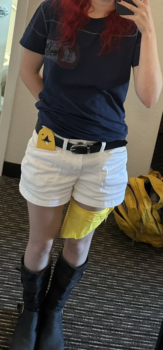 // hi i dressed as pp for mcr nj who want me