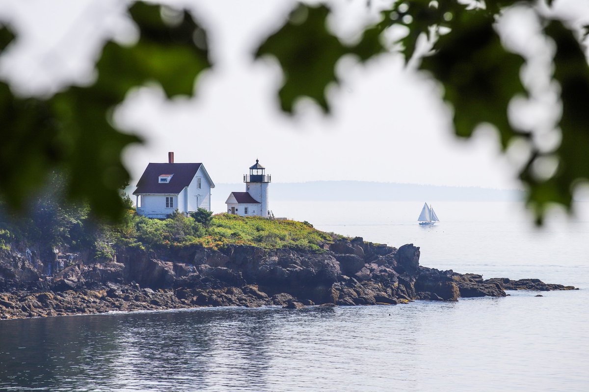 brycew_'s tweet photo. When there’s a heat wave in Maine, you’ve got to stay on the coast. On Tuesday I photographed three (of the 65 👀) lighthouses in Maine. Beautiful weather for going up and down the coast. https://t.co/srx2tGLjZV