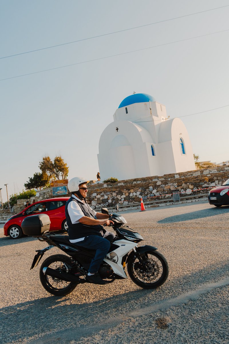 simonribc's tweet image. Afternoon in Antiparos