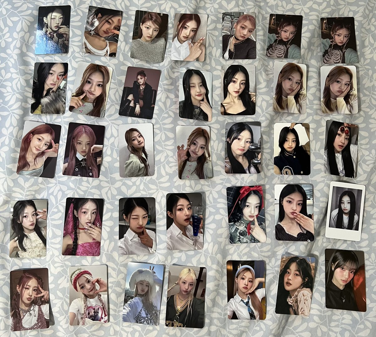 eunchaette's tweet image. okkk so is anyone on here a #kissy and if so are any of yall interested in buying #haneul pcs ? i have a ton!