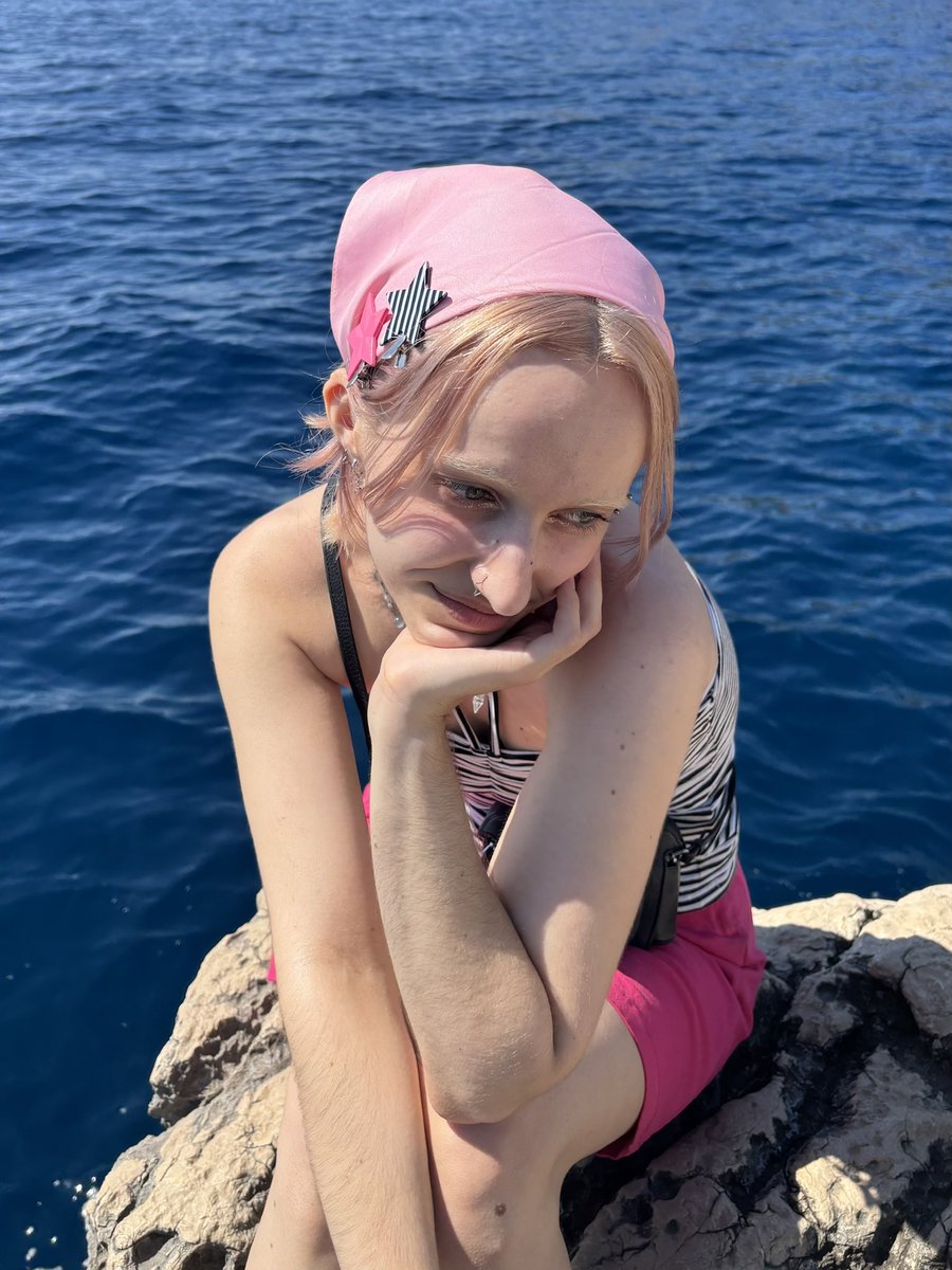 mylittlelovr's tweet image. anime                          real life
