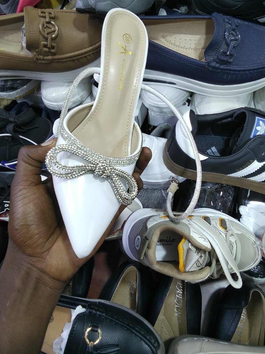 viktahsamwel's tweet photo. Call us/WhatsApp through 0798418121 to make your orders 
We do delivery across the country 
Stylish ladies shoes at affordable prices https://t.co/9DHjtSfBTH