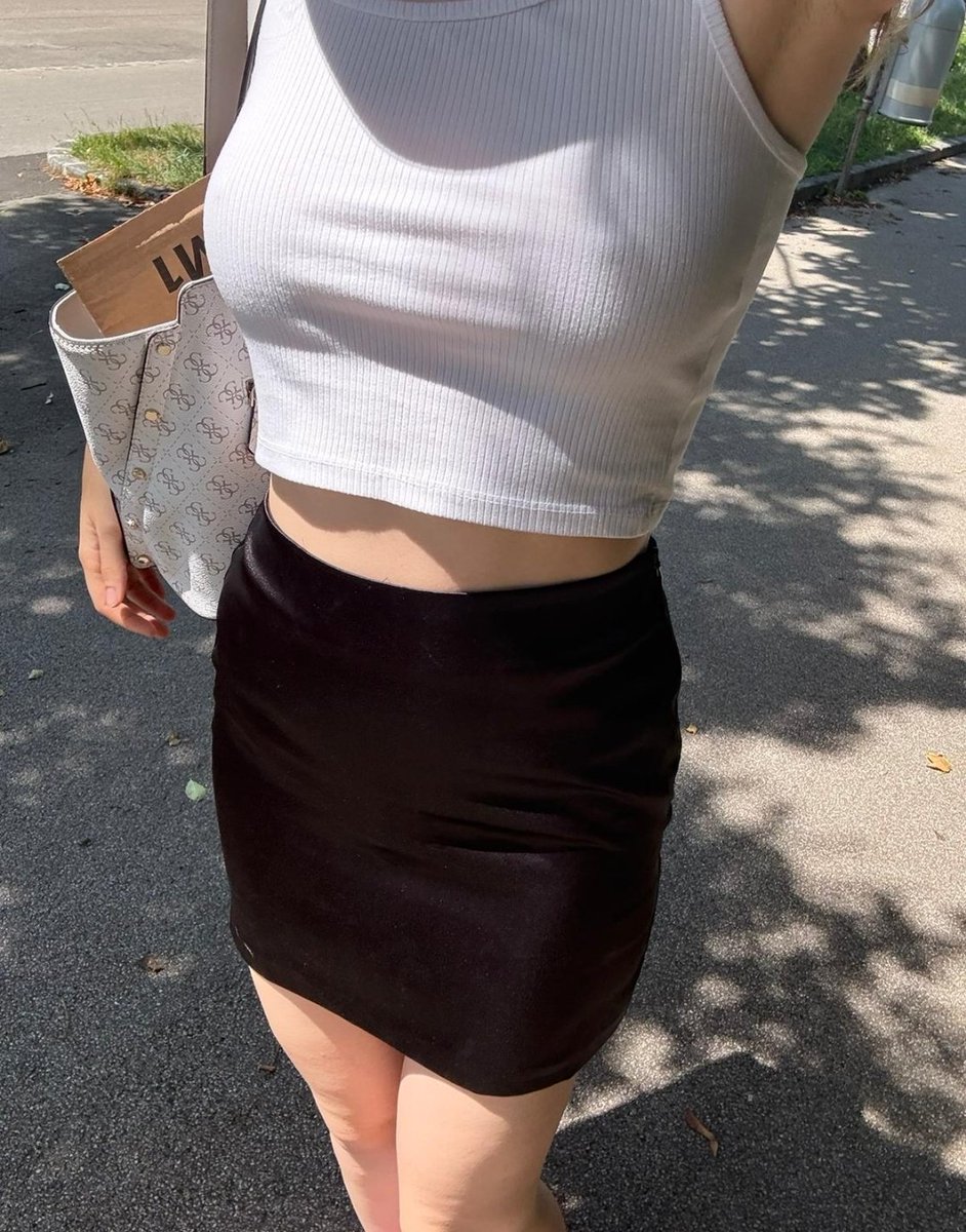 Just love it when a sub gives me complete control over his life.
I determine what you spend your money on, who you meet with, and when you can go to sleep.
You're just a stupid, obedient Simp. 😇