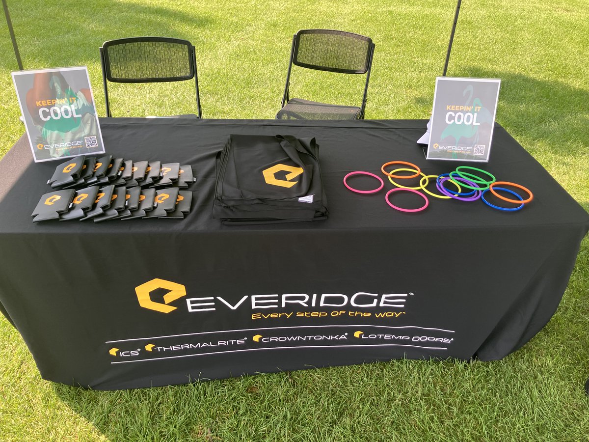 EveridgeBrands's tweet image. 🏌️‍♂️⛳️ Everidge brought the flamingo flair to the @TobyTournament 2025! 🦩 With themed shirts, a ring toss game, and awesome swag, we had a blast supporting scholarships through the Toby Landgraf Memorial Educational Fund! #EveridgeCares #GolfForGood #FlamingoFun
