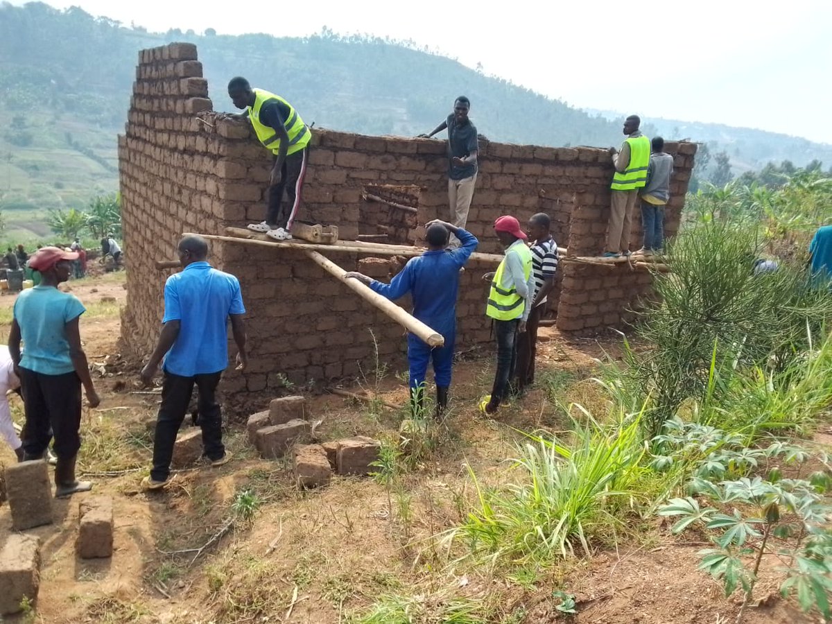 NYC RUHANGO District (@ruhangonyc) on Twitter photo Turi mu Cyumweru cyahariwe ibikorwa by'ubukorerabushake 
Twabumbye amatafari yo kubakira utishoboye wo mu Murenge wa Bweramana mu rwego rwo kugira ngo abone Aho kuba. Turi mu Cyumweru cyahariwe ibikorwa by'ubukorerabushake 
Twabumbye amatafari yo kubakira utishoboye wo mu Murenge wa Bweramana mu rwego rwo kugira ngo abone Aho kuba.