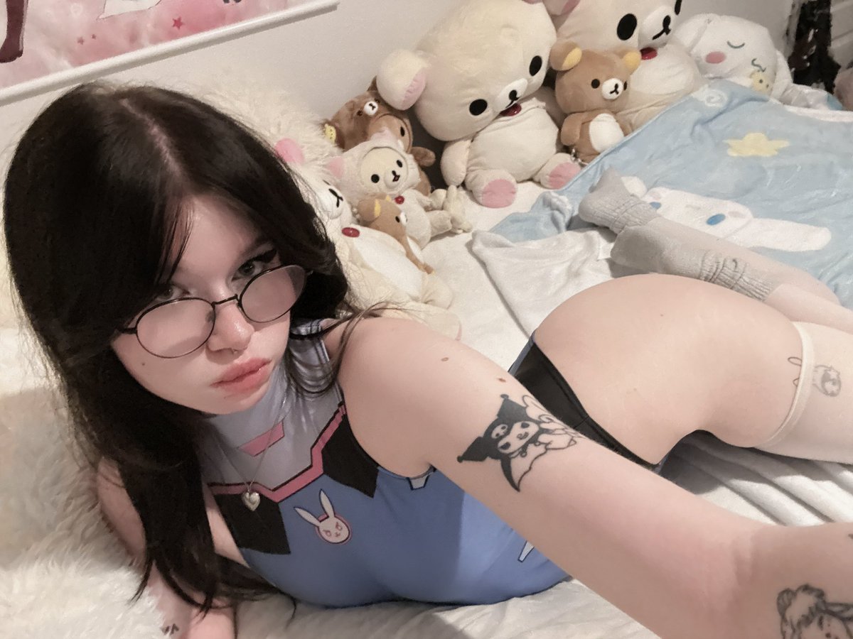 anabelle's tweet image. blep