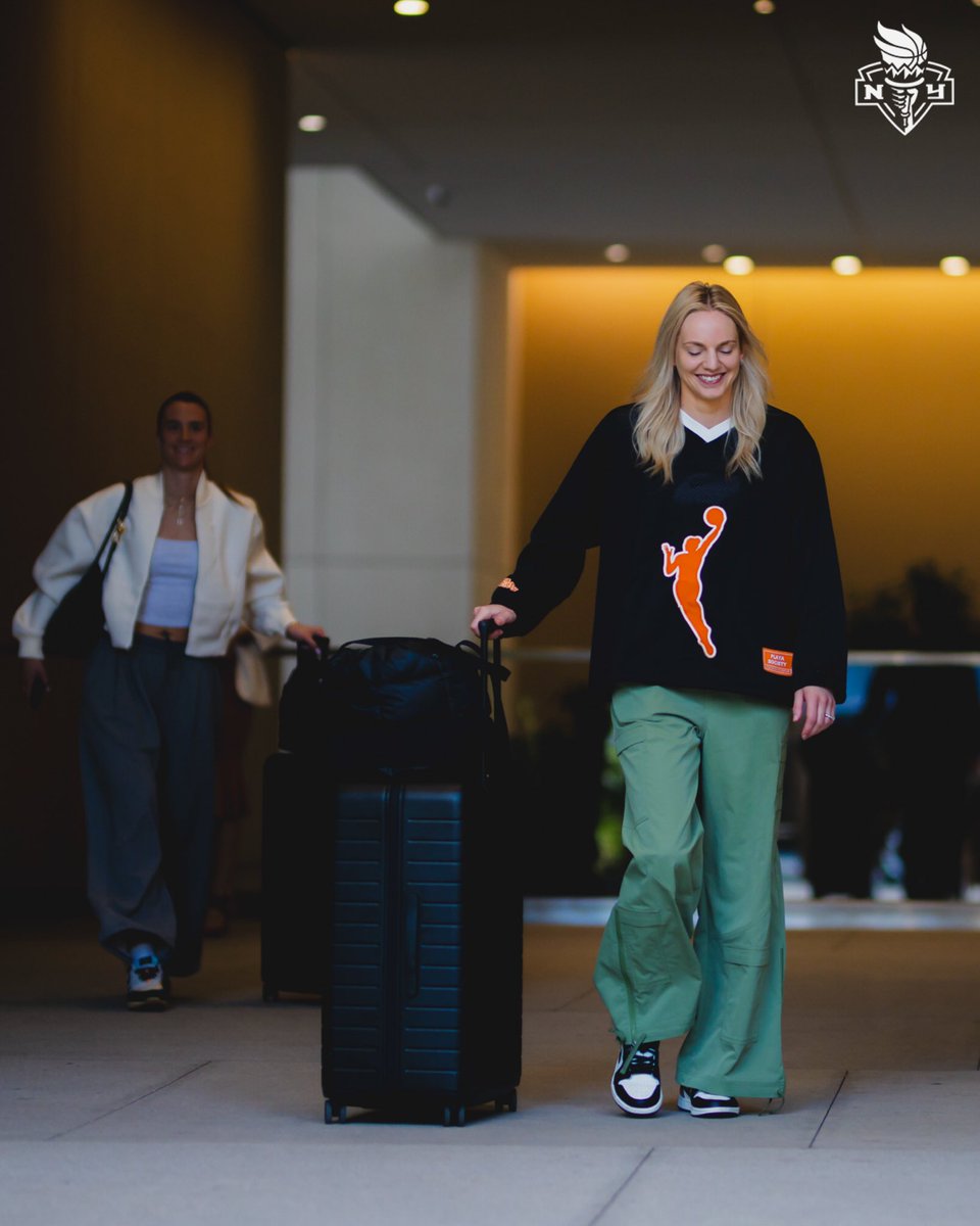 nyliberty's tweet photo. on the way to get ready for Taylor pod at 7 and game at 9:30 🧡✨ https://t.co/ZqOQdfKwFk