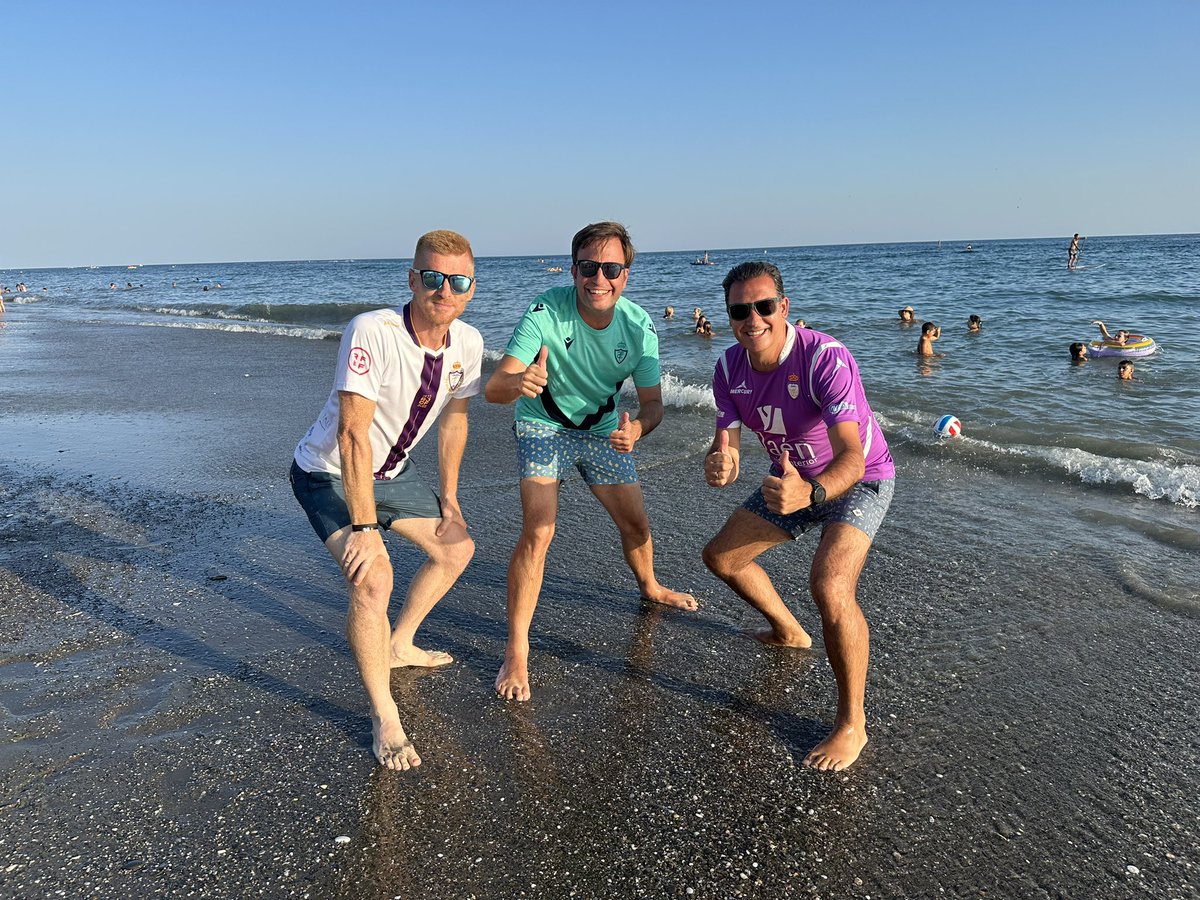 Feliz cumpleaños <a href="/RealJaenCF/">Real Jaén C.F.</a> !!! En #Torroxcosta con <a href="/jmertru/">Joaquin Merlo</a> y <a href="/2sambi155210/">Lolo</a> 🎂☀️