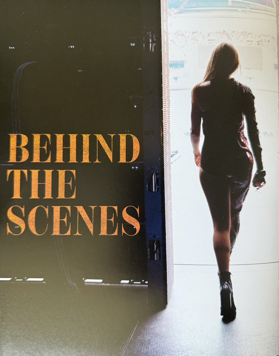 yeswhaleswiftie's tweet photo. Um yall….

I think we are in for far more than we think…..👀🧡🚪 https://t.co/Y0K7JTnP1u