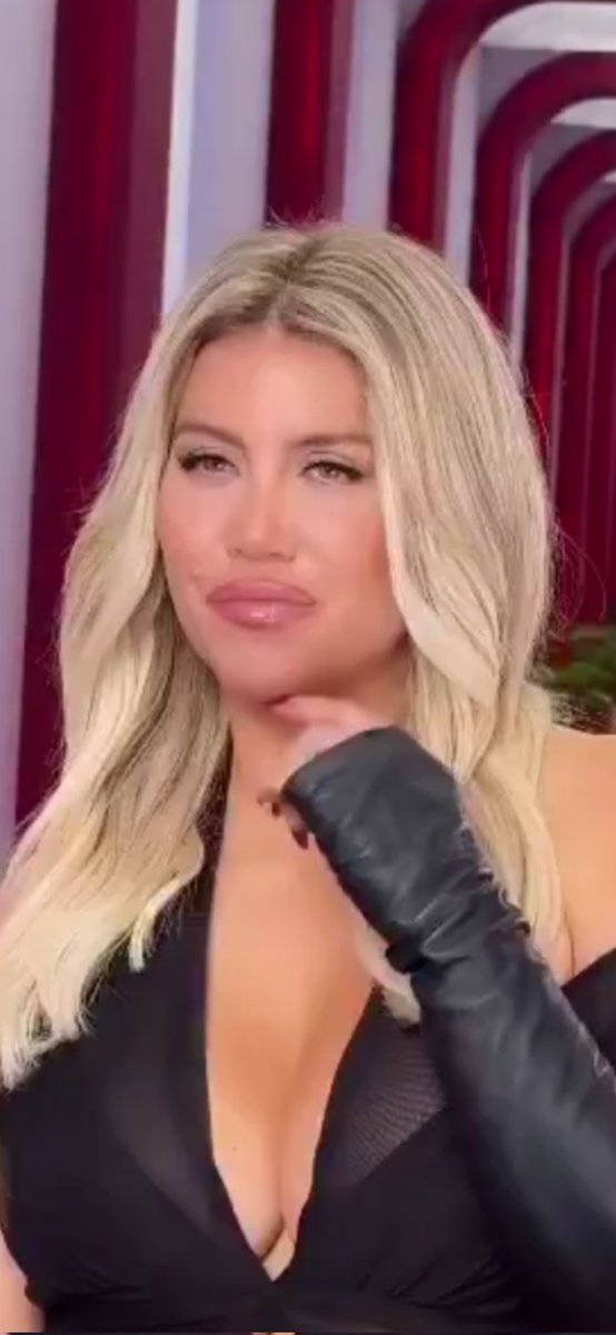 Lagacela1987's tweet image. Jueguemos, cara de que tiene? 🧩🪅
Para mi... Cara de &quot;que olor a caca tengo&quot; 🤭