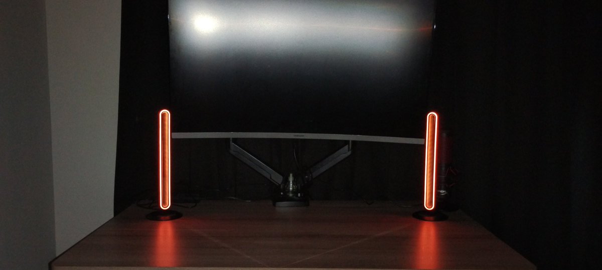 DudeWithBucket's tweet image. My set up is coming together quite nicely, I got these lights for the desk, on both sides of the monitor to give it a better light, if y&apos;all like these lights they are at Walmart for 11$ for the two pack I think they are quite worth it tbh!

#vtubersetup #setup #lights