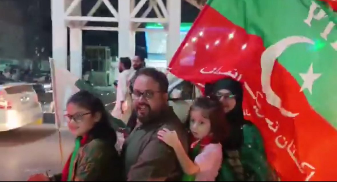 مردوں تک رہتے تو شاید ایک نسل تک بات رہتی تم نے عورتوں سے لڑائی شروع کی ہے اب نفرت کئی نسلوں تک جائے گی
