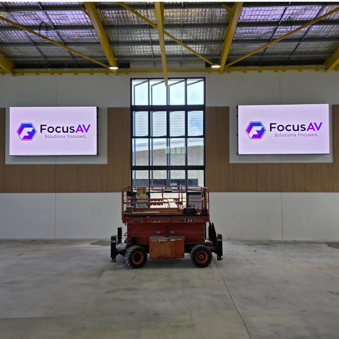 focusavperth's tweet image. Big things happening at Kolbe Catholic College’s Sports Stadium 🎯 🏀 

Find out how to level up your space at focusav.com.au

#AVinstallation #LEDscoreboard #SportsStadium #SchoolSports #FocusAV
