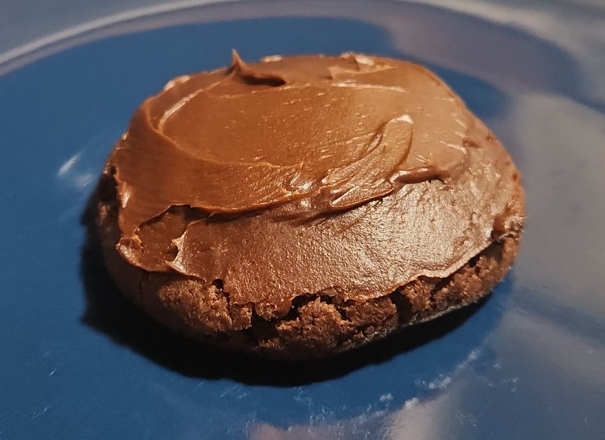 LB_Confections's tweet photo. Triple Chocolate Cookies https://t.co/0x08rPk7dT