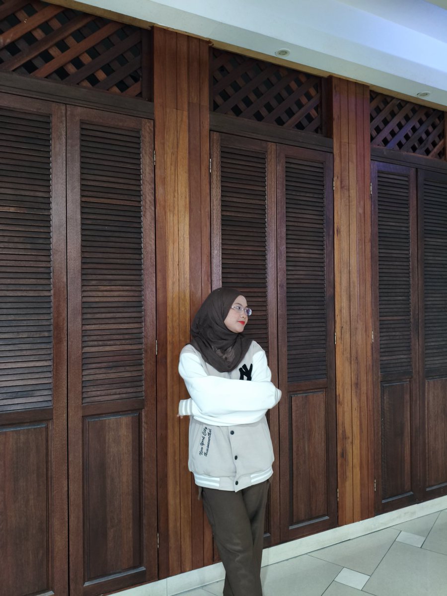FrshAtira's tweet photo. Kite rasmikan dulu baju awak hihi https://t.co/h3PduhSkjD