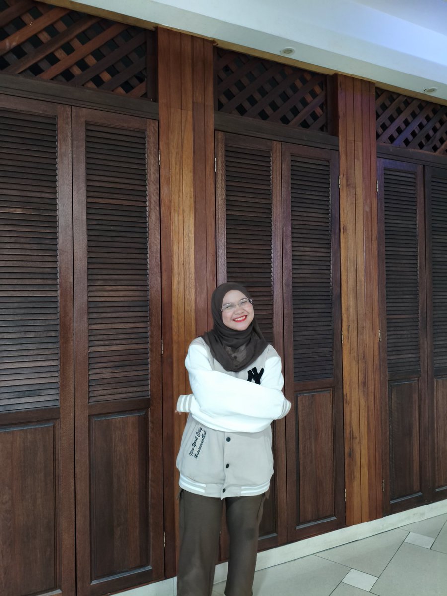 FrshAtira's tweet photo. Kite rasmikan dulu baju awak hihi https://t.co/h3PduhSkjD