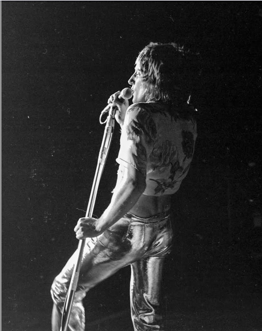 Throwback to this great shot by Charles Daniel of me on stage.