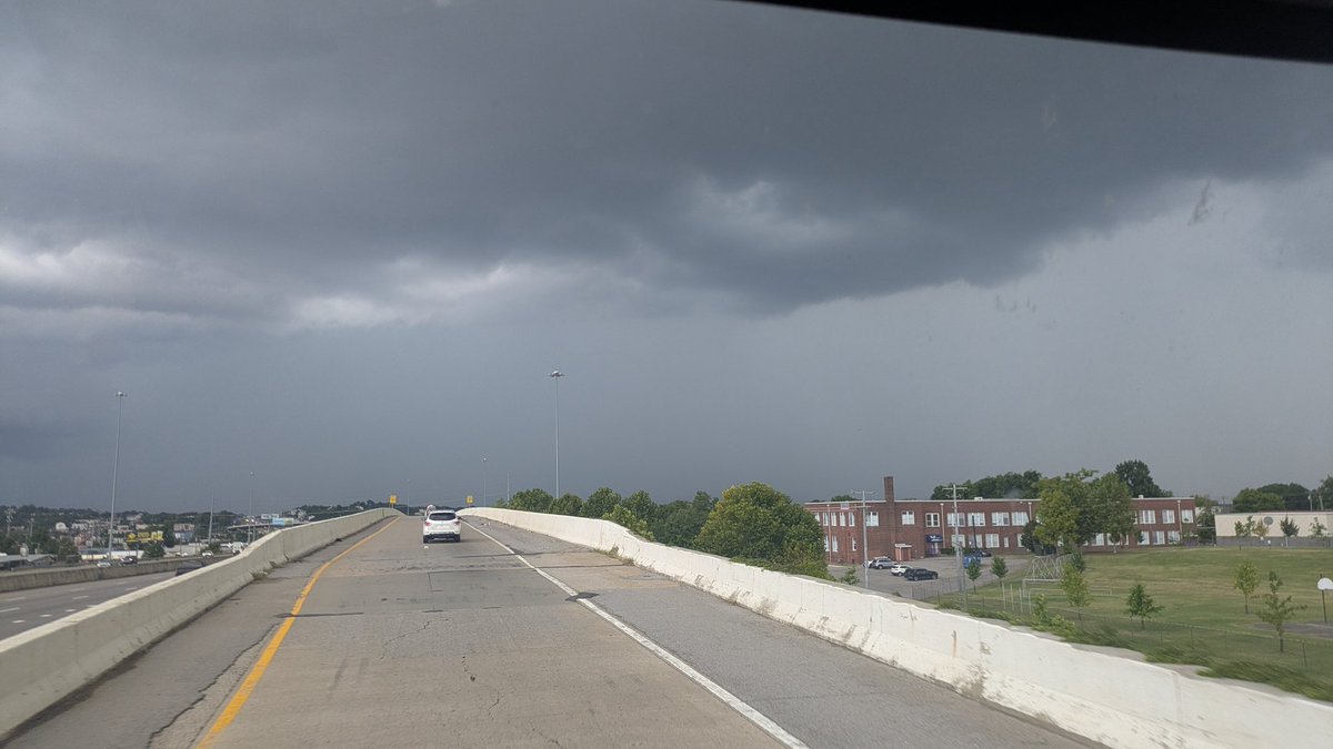 Riley parkway North on ramp 2:00 p.m. This one looks like a doozy #tspotter