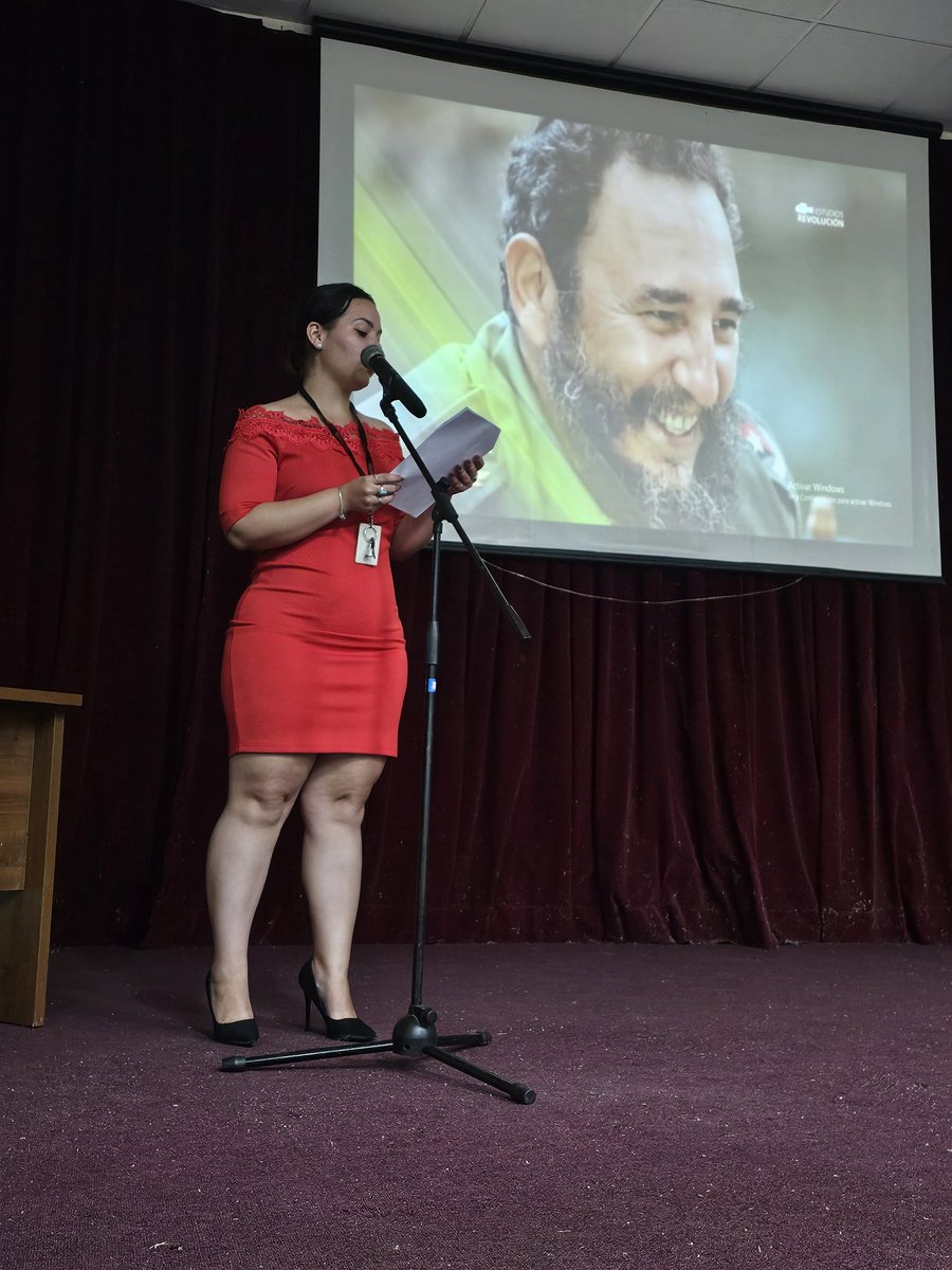 Deb_invexCuba's tweet photo. HOY #13deAgosto y siempre, en el @MINCEX_CUBA, con #FidelEntreNosotros. Entregamos el carnet del @PartidoPCC a nuevos militantes y celebramos el cumpleaños de #Fidel99. Felicidades Comandante! #100AñosConFidel @polivaoscar @carluisjm @nolovictor https://t.co/z52SJpvCcH