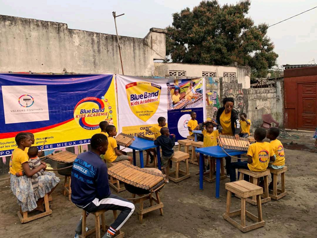centremikanda's tweet photo. La semaine de transmission des valeurs positives par l'apprentissage du xylophone au Centre Culturel Mikanda avec Jeanne Lokomo continue jusqu'au samedi 16 août 2025.

Nous avons débuté le lundi 11 août. Avec le soutien de Marsavco RDC.
#CCM https://t.co/PhAWArKKQh