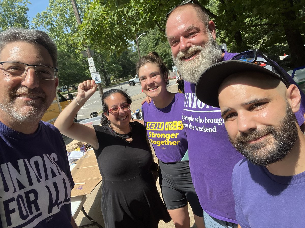 Thrilled to stop by and cheer on the Butler Hospital strikers, standing strong after 91 days and counting in their struggle for fairness for essential caregivers and quality care for patients!

#UnionsforAll 
#patientsoverprofits
#Solidarity
#WhenWeFightWeWin

<a href="/SEIU1199_NE/">SEIU 1199NE</a>  <a href="/SEIU/">SEIU</a>