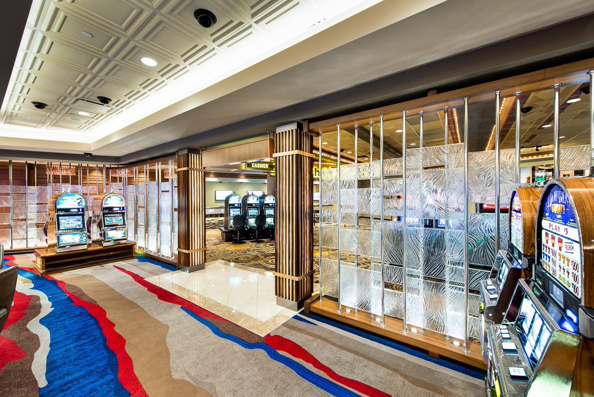 NathanAllan's tweet photo. ✨ Elevating luxury at Ameristar Blackhawk Casino ✨
Our Willow Architectural Glass Partition brings fluid elegance and bold design to the High Limit area — the world’s first “textureless” kiln-formed glass in our Freeform Series.
Intense. Spectacular. Sizzling. 🔥

##WillowGlass https://t.co/8bIjLueS80