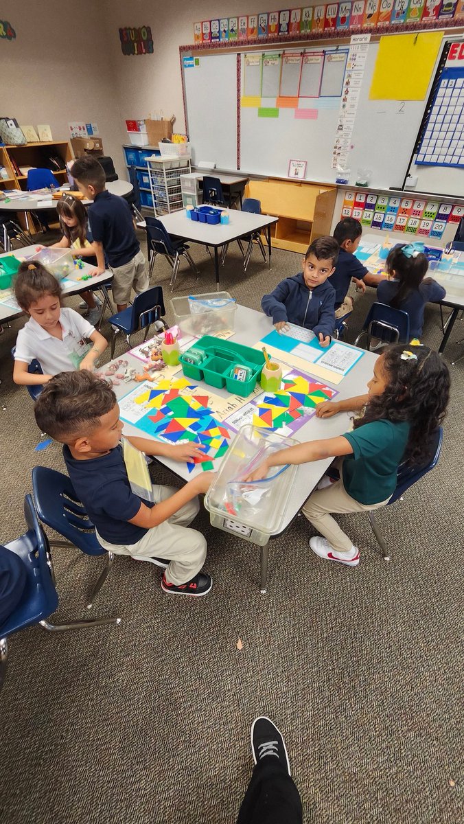 NANCYGARCIAVIL3's tweet image. Day 2 exploring and learning how to use math tubs. Kinder rocks! #wearehicks #learningforall @dtwong1997 @HicksTigers @MatturroMEd @HicksTigersMath