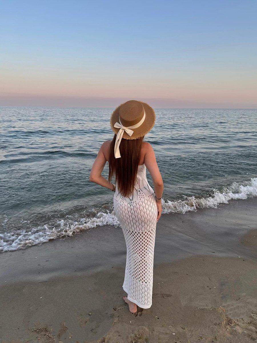 ExpectTschnitz's tweet photo. 🌊📸 Beach photo tips! ☀️✨Capture smiles and fun moments at the beach! 🏖️💖 Add waves, sandcastles, palm trees, and more to enhance your photos! 🌴#BeachPhotography #SummerVideos #InstaBeach https://t.co/zP7dqcJwfI