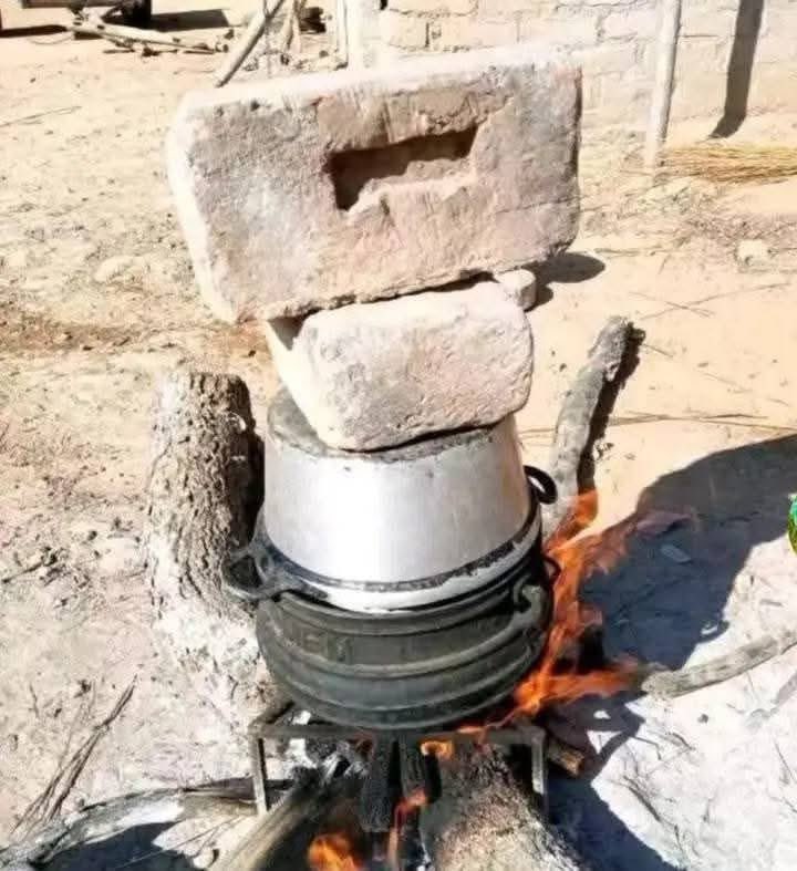 If cooking is like this, then I don’t want to be a cook 🧑‍🍳. What can this pot or dish be?