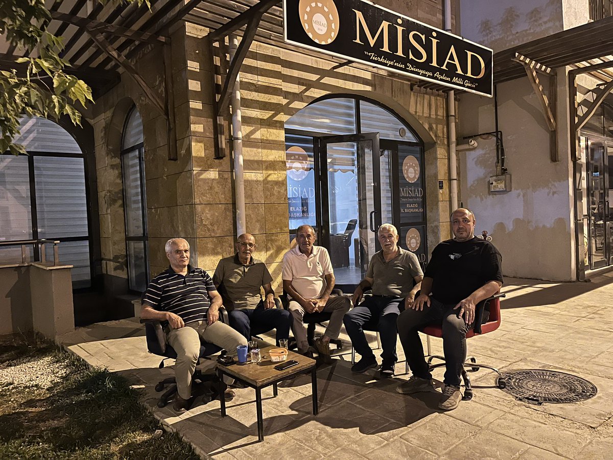 Adana teşkilatlardan sorumlu MHP  il 2. Başkanı kıymetli kardeşim İsmail Arıcı ve kardeşim Fırat Dinç’e ziyaretlerinden dolayı teşekkür ederim. Ülemizde ki son siyasi gelişmeleri ve MHP’nin bakışı üzerine değerlendirmelerde bulunduk. Sağolsunla, var olsunlar.