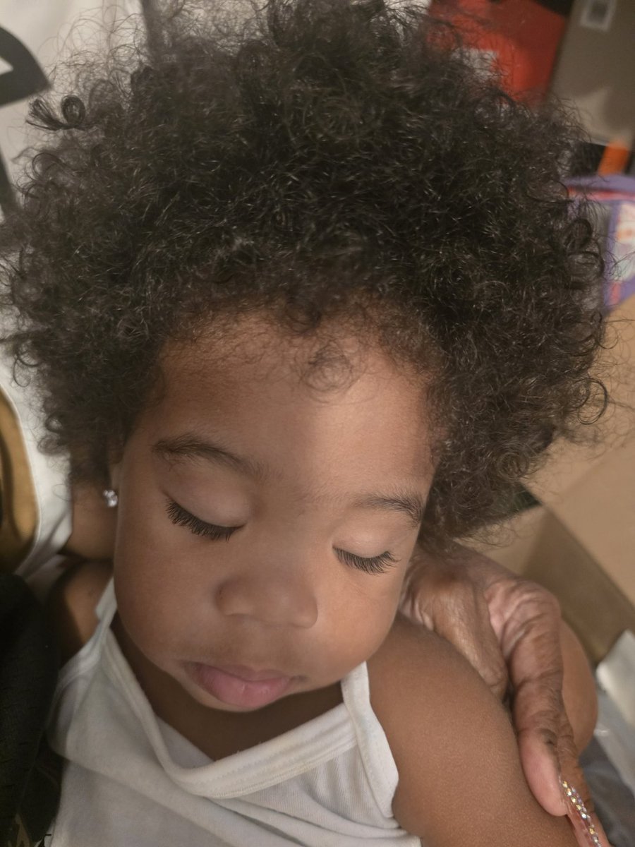 spiritsnatcher1's tweet image. Haven't posted #MYTELFARGRANDDOLL #BAILS In a while isn't she getting so big Shop.telfar.net @TELFARGLOBAL @TelfarTlkReject your Telniece is growing up