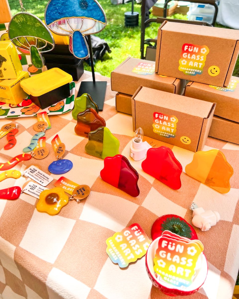 StickerGiant (@stickergiant) on Twitter photo this is how you make an impression at the farmers market (with stickers!) 😁 this is how you make an impression at the farmers market (with stickers!) 😁