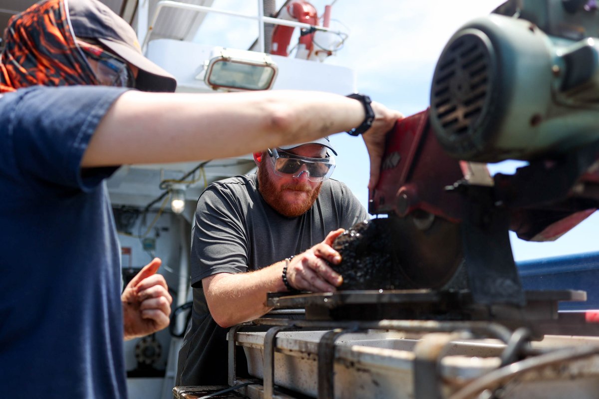 EVNautilus's tweet photo. In this new #blog, NA174 #ScienceCommunicationFellow Matt Holden talks about his experience onboard #EVNautilus and all of the wonderful members of the #CorpsofExploration he has met along the way: https://t.co/WAB3zzNIDF https://t.co/nyDHpMLaLN