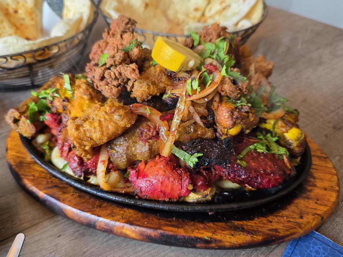 DalMeister's tweet photo. #Mixi at #TheNewHorseshoeBarAndGrill in #Coventry...
🍗👌🏽🍖

📹https://t.co/EPOSqVaYNX

#GrillHeil #MixedGrill https://t.co/YVzXwvy1jG